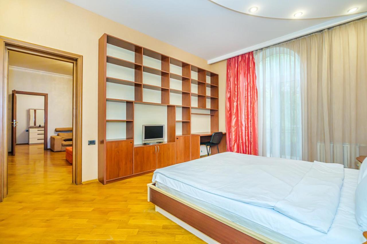 Vip Apartamen Nizami Street Leilighet Baku Eksteriør bilde