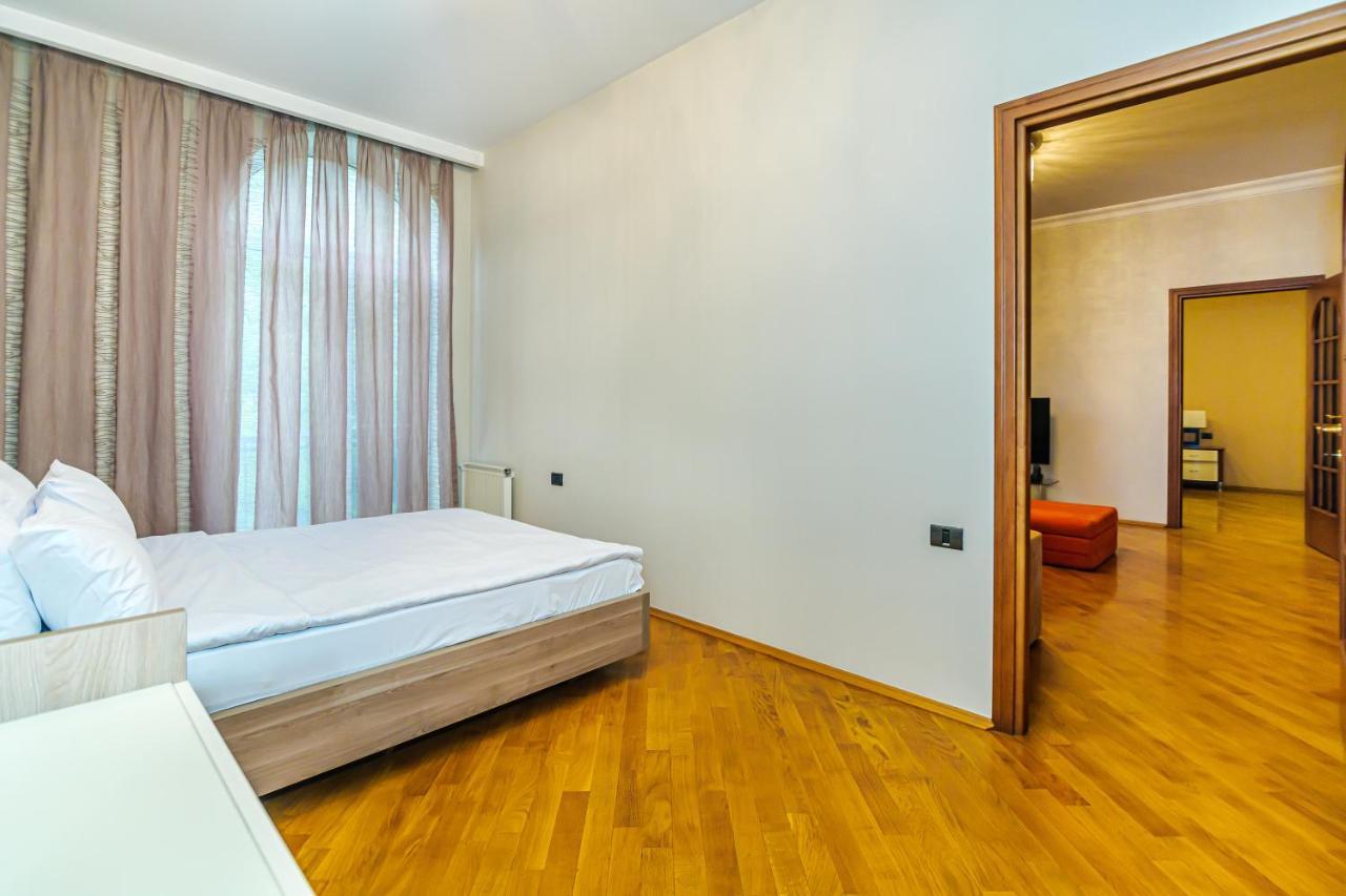 Vip Apartamen Nizami Street Leilighet Baku Eksteriør bilde