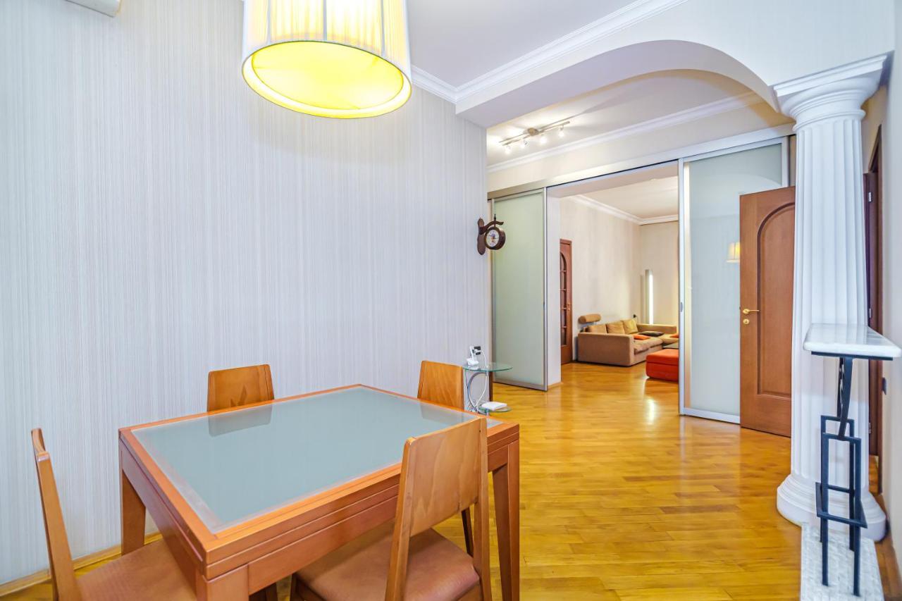 Vip Apartamen Nizami Street Leilighet Baku Eksteriør bilde